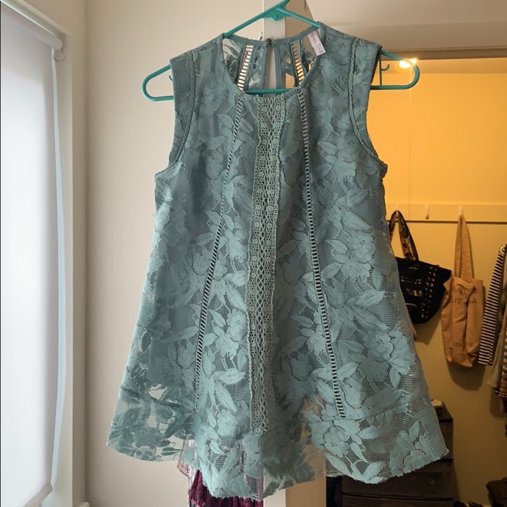 Sleeveless top